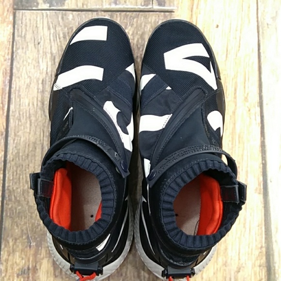 Team USA Olympic Athlete Issued 2018 Medal Stand - Picture 2 of 8